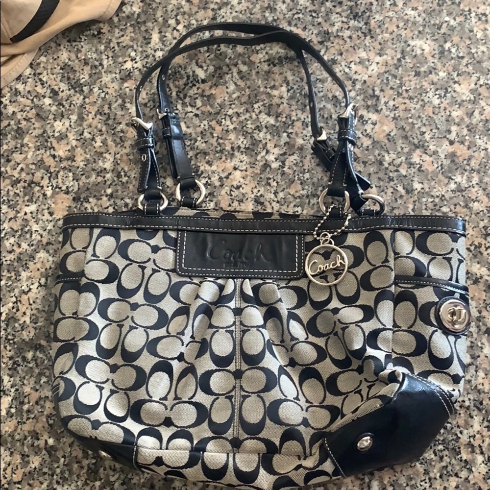 Classic Coach Handbag Purse Great condition
